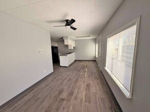 2254 S Riverside Dr in Iowa City, IA - Building Photo - Building Photo