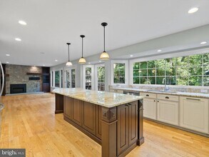 11603 Auburn Grove Ct in Reston, VA - Building Photo - Building Photo
