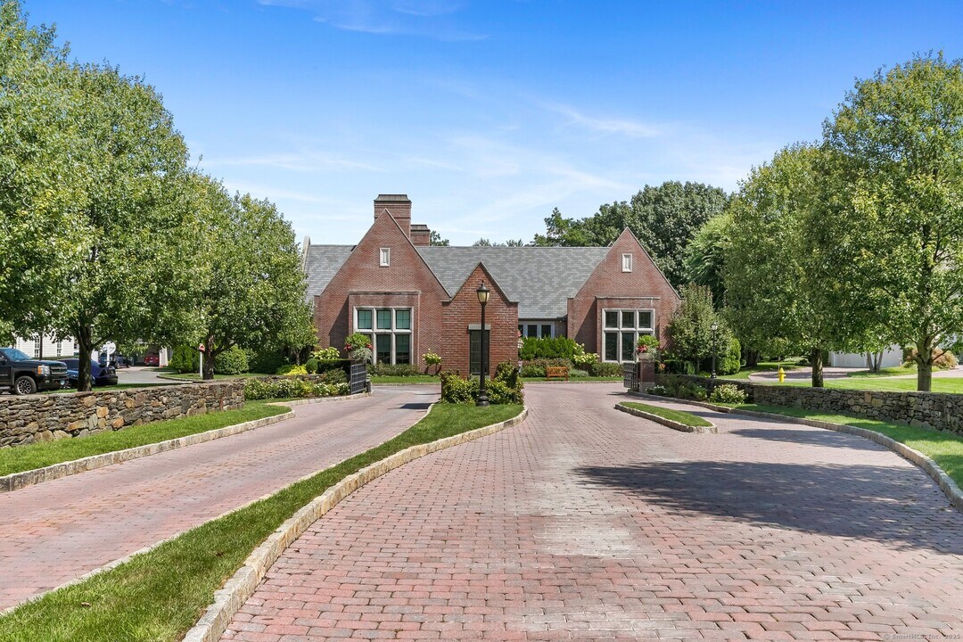 77 Havemeyer Ln in Stamford, CT - Building Photo