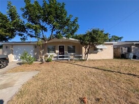 5015 Overton Dr in New Port Richey, FL - Building Photo