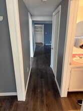 400 Main St, Unit Apt 1 in Killingly, CT - Foto de edificio - Building Photo