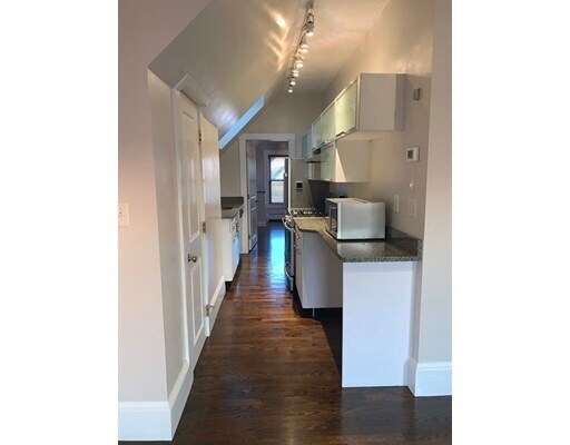 13 Bartlett St in Somerville, MA - Building Photo - Building Photo