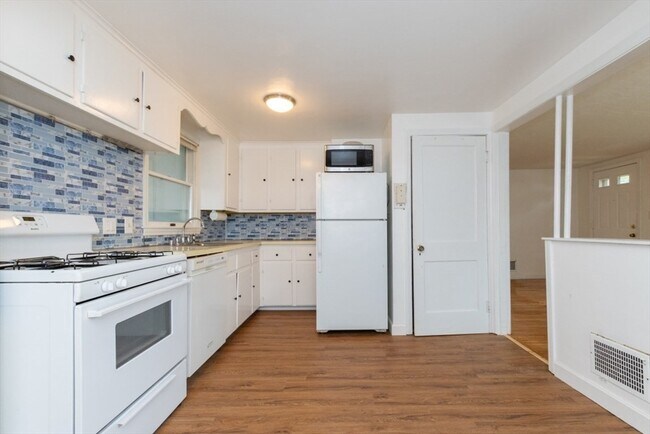 5 MacDonald St in Boston, MA - Building Photo - Building Photo