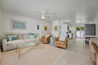 1319 SW 30th St in Fort Lauderdale, FL - Foto de edificio - Building Photo