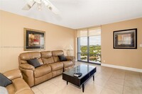 1600 S Ocean Dr in Hollywood, FL - Building Photo - Building Photo