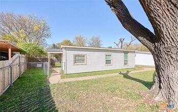 919 Southside Dr in Killeen, TX - Foto de edificio - Building Photo