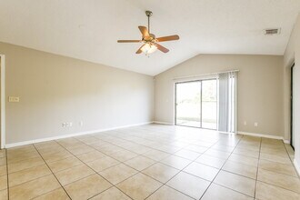 13530 Texas Woods Cir in Orlando, FL - Building Photo - Building Photo