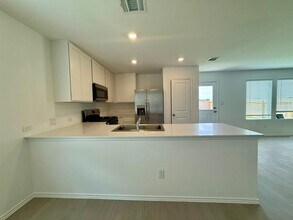 1041 Soapstone Pass in Maxwell, TX - Building Photo - Building Photo