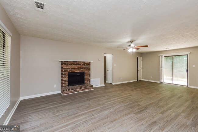 4585 Old Lake Dr in Decatur, GA - Building Photo - Building Photo