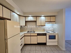 20 Tall Pines Dr-Unit -8 in Lewiston, ME - Foto de edificio - Building Photo