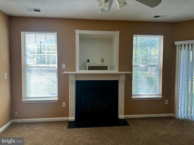 7417 Hindon Cir in Windsor Mill, MD - Building Photo - Building Photo
