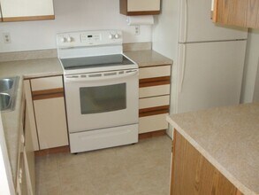 12504 E Pacific Cir in Aurora, CO - Building Photo - Building Photo