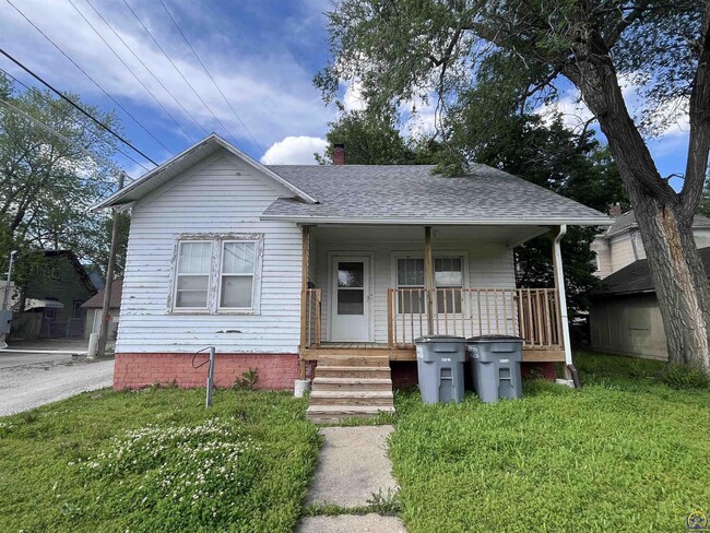 property at 118 E 8th Ave