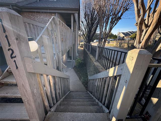 property at 1121 Signal Ridge Pl