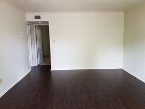 3828 Country Club Rd in Winston-Salem, NC - Building Photo - Building Photo
