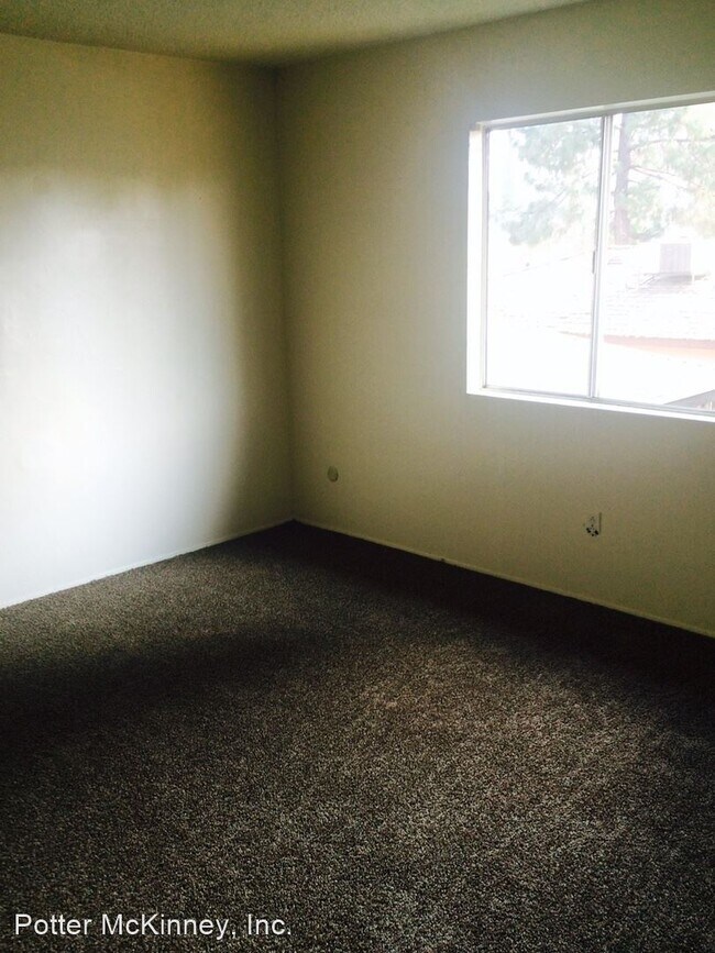 3109 Edmonton St in Bakersfield, CA - Building Photo - Building Photo