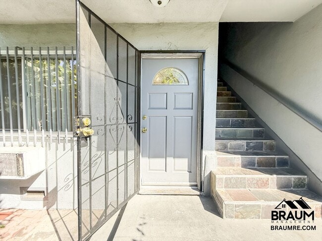 property at 2043 S Bedford St