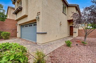 10562 Hartford Hills Ave in Las Vegas, NV - Building Photo - Building Photo