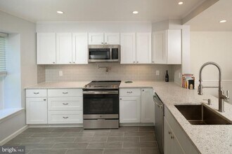 1528 Westmoreland St in McLean, VA - Building Photo - Building Photo