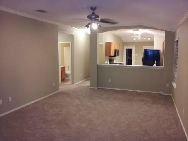 property at 204 Quail Hollow Dr