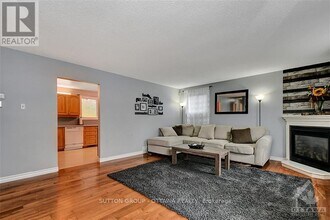 20 Dundegan Dr in Ottawa, ON - Building Photo - Building Photo