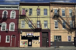182 3rd St in Passaic, NJ - Building Photo