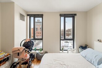 565 Massachusetts Ave, Unit 304 in Boston, MA - Foto de edificio - Building Photo