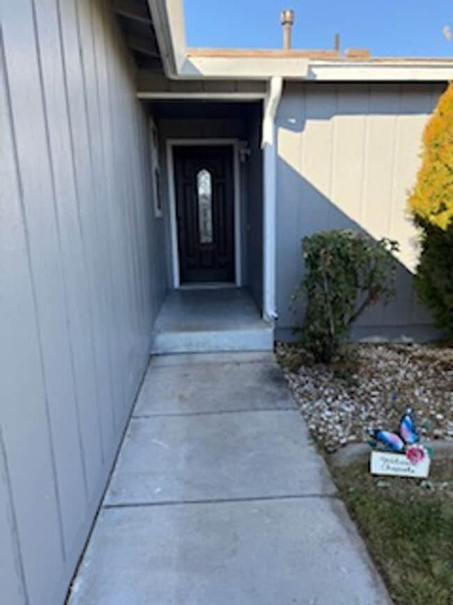 1865 Putman Dr in Reno, NV - Building Photo - Building Photo