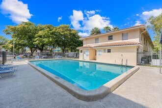 3230 NW 102nd Ter, Unit 108-F in Coral Springs, FL - Foto de edificio - Building Photo