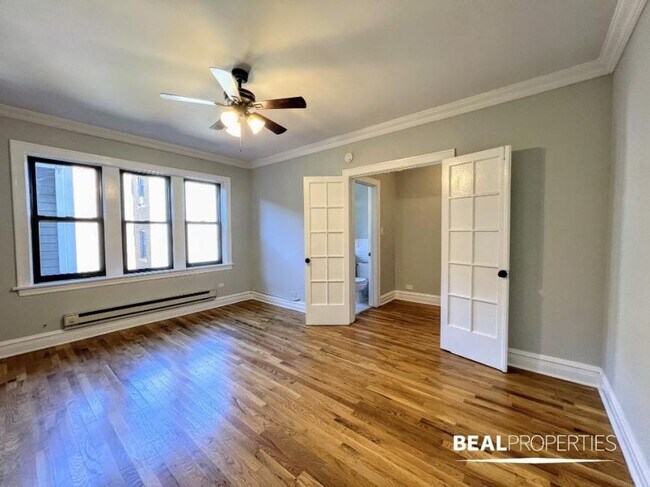 property at 4737 N Hermitage Ave