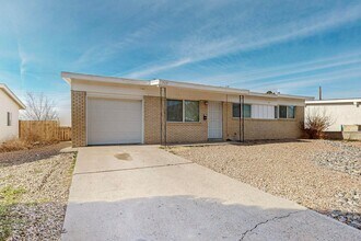 717 Grace St NE in Albuquerque, NM - Building Photo - Building Photo