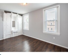 1340 S 22nd St, Unit 2 in Philadelphia, PA - Building Photo - Building Photo
