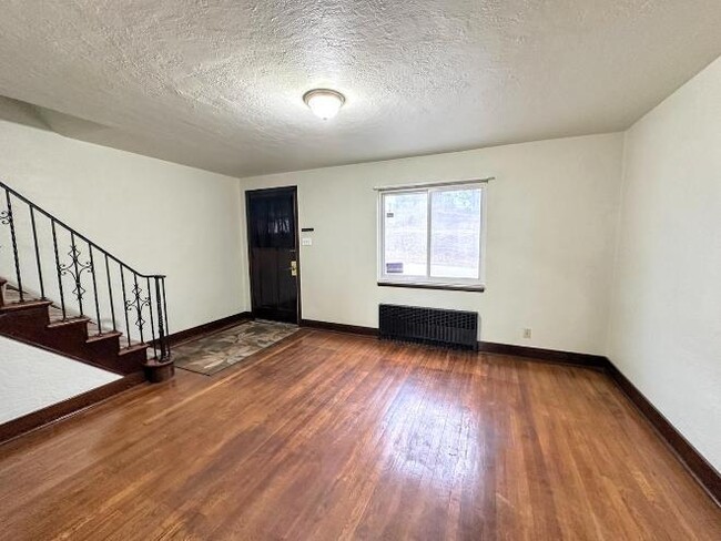 246 E Meyers St in Pittsburgh, PA - Building Photo - Building Photo