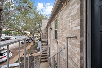 10733 Braes Bend Dr in Houston, TX - Building Photo - Building Photo