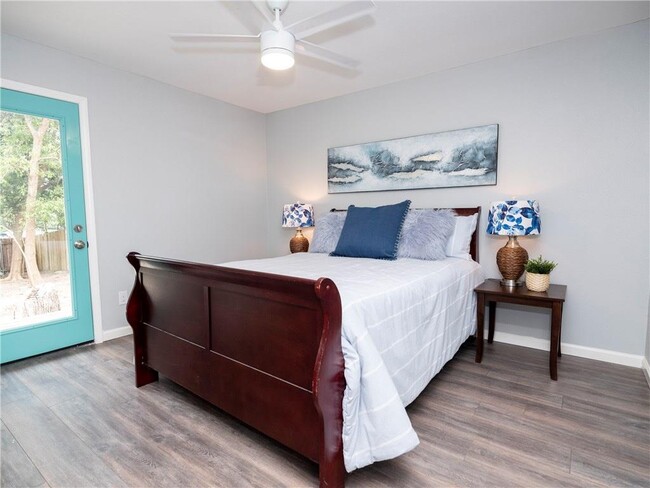 7004 Circle S Rd in Austin, TX - Building Photo - Building Photo