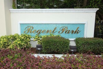 10421 Regent Square Dr in Orlando, FL - Building Photo - Building Photo