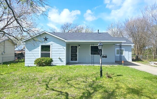 property at 1409 Wolfe City Dr