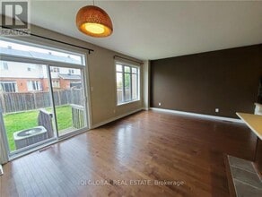 211 Jersey Tea Cir in Ottawa, ON - Building Photo - Building Photo