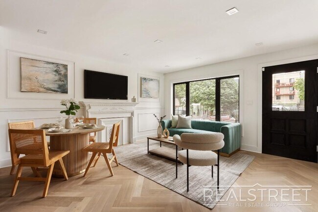 Exquisite 3 BR 3.5 BA Home with Private Pa in Brooklyn, NY - Building Photo - Building Photo