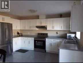 70 Willowrun Dr in Kitchener, ON - Building Photo - Building Photo