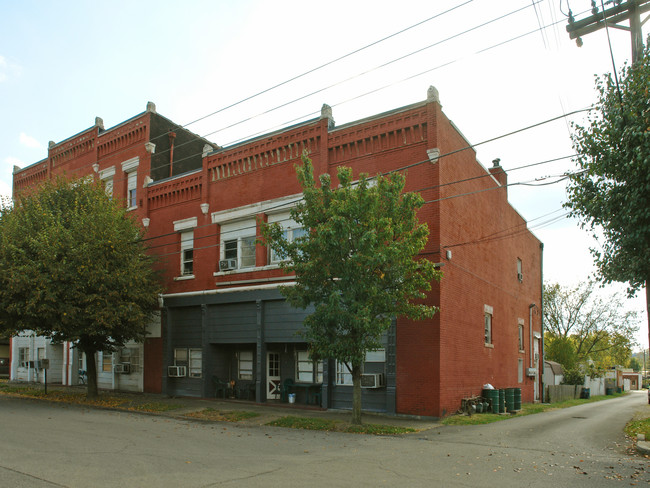 755 B St in Kenova, WV - Building Photo - Building Photo