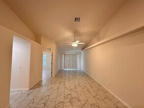 528 SE 4th Terrace in Cape Coral, FL - Building Photo - Building Photo