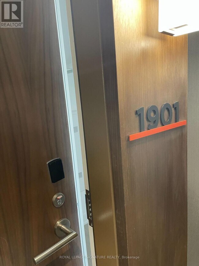 40 Lagerfeld Dr in Brampton, ON - Building Photo - Building Photo