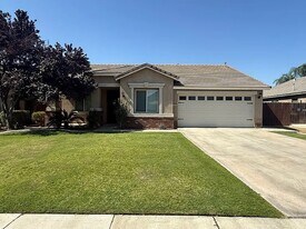 13325 Boyd Lake Dr in Bakersfield, CA - Building Photo