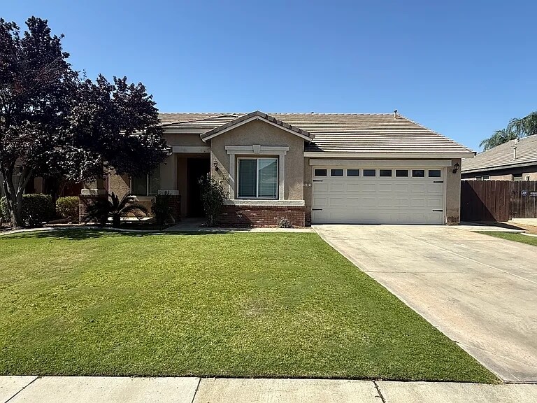13325 Boyd Lake Dr in Bakersfield, CA - Building Photo