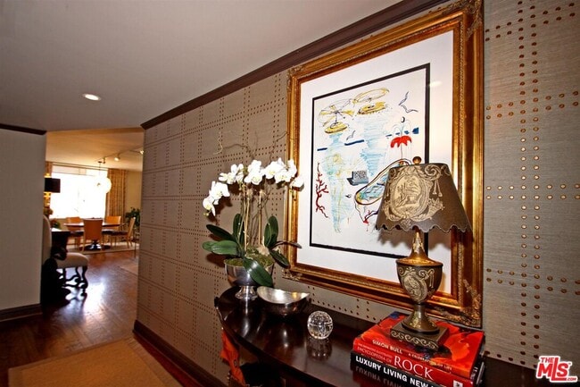 412 N Palm Dr in Beverly Hills, CA - Building Photo - Building Photo