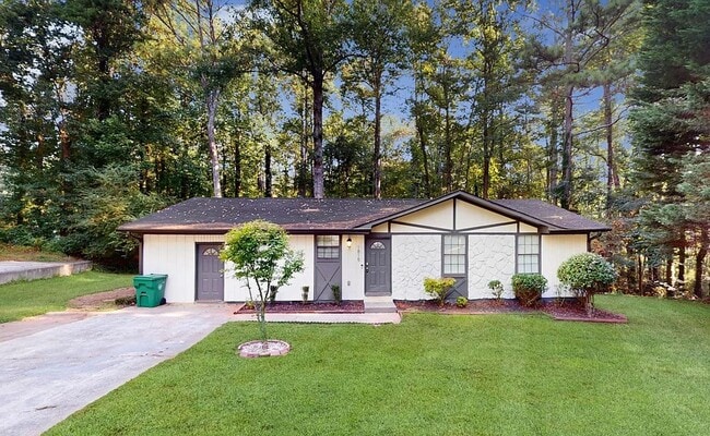 1815 Herringbone Hollow in Lithonia, GA - Building Photo - Building Photo