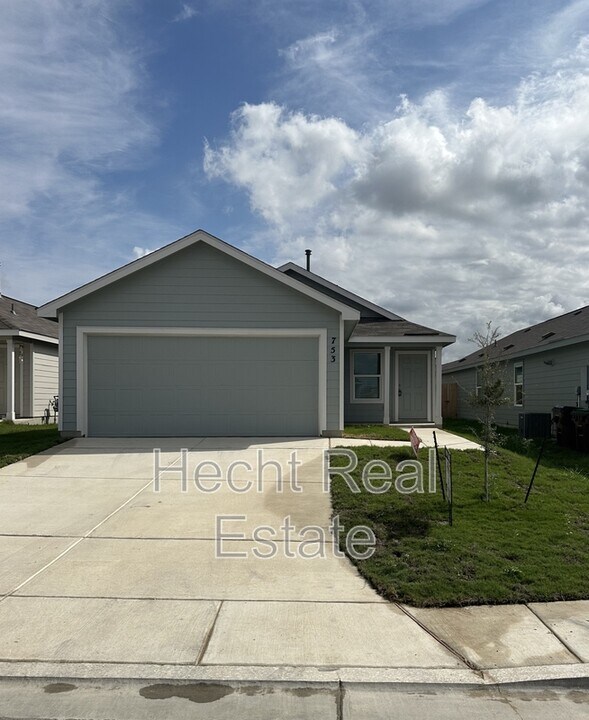 264 Ottawa Wy in New Braunfels, TX - Building Photo