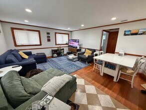 176 Upland Ave in Newton, MA - Building Photo - Building Photo