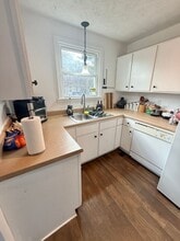 1451 Ardee Ave in Nashville, TN - Foto de edificio - Building Photo